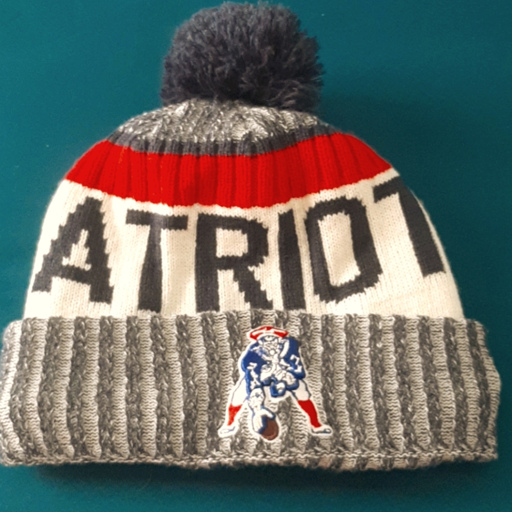 Unisex New England Patriots pompom winter hat